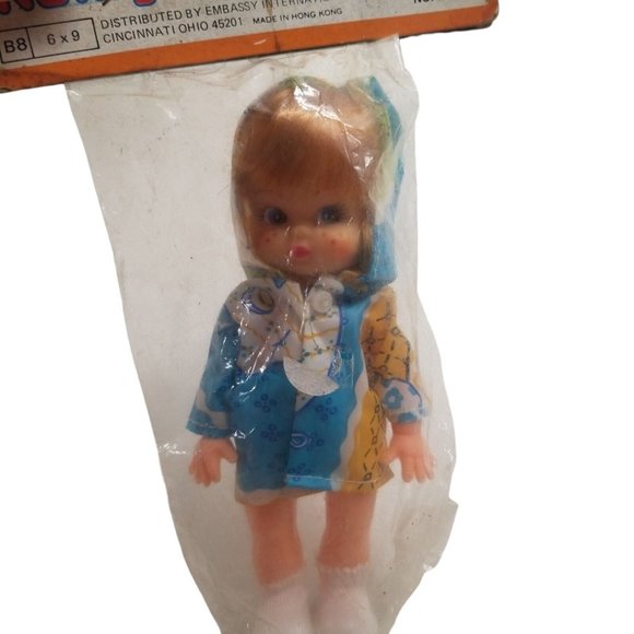 Vintage Doll Rainy Dolly in Packaging Hong Kong Vinyl Freckles Blue Eyes Retro - Picture 4 of 9